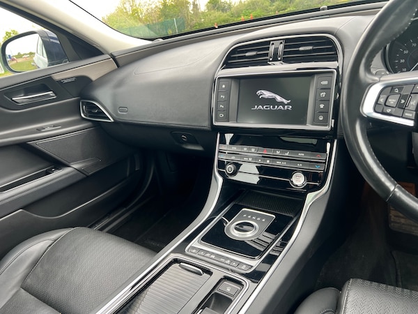 Used Jaguar XE 2017 for sale - 74624856: Photo 9