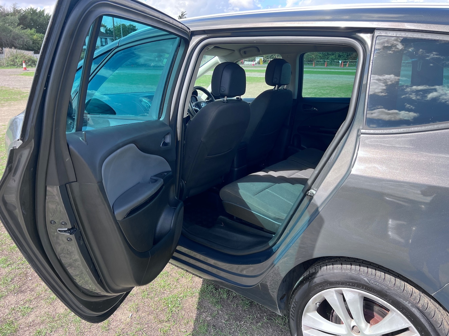 Used Vauxhall Zafira 2016 for sale - 76495784: Photo 26