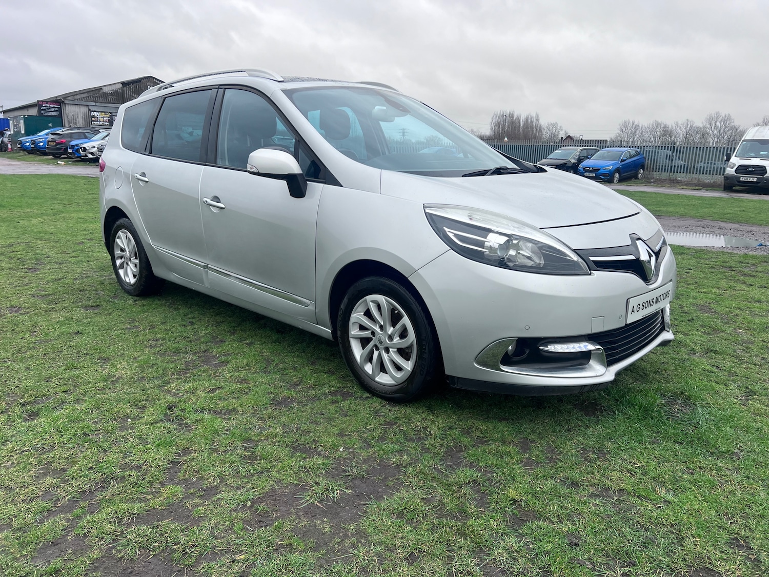 Used Renault Grand Scenic 2016 for sale - 77715523: Photo 1