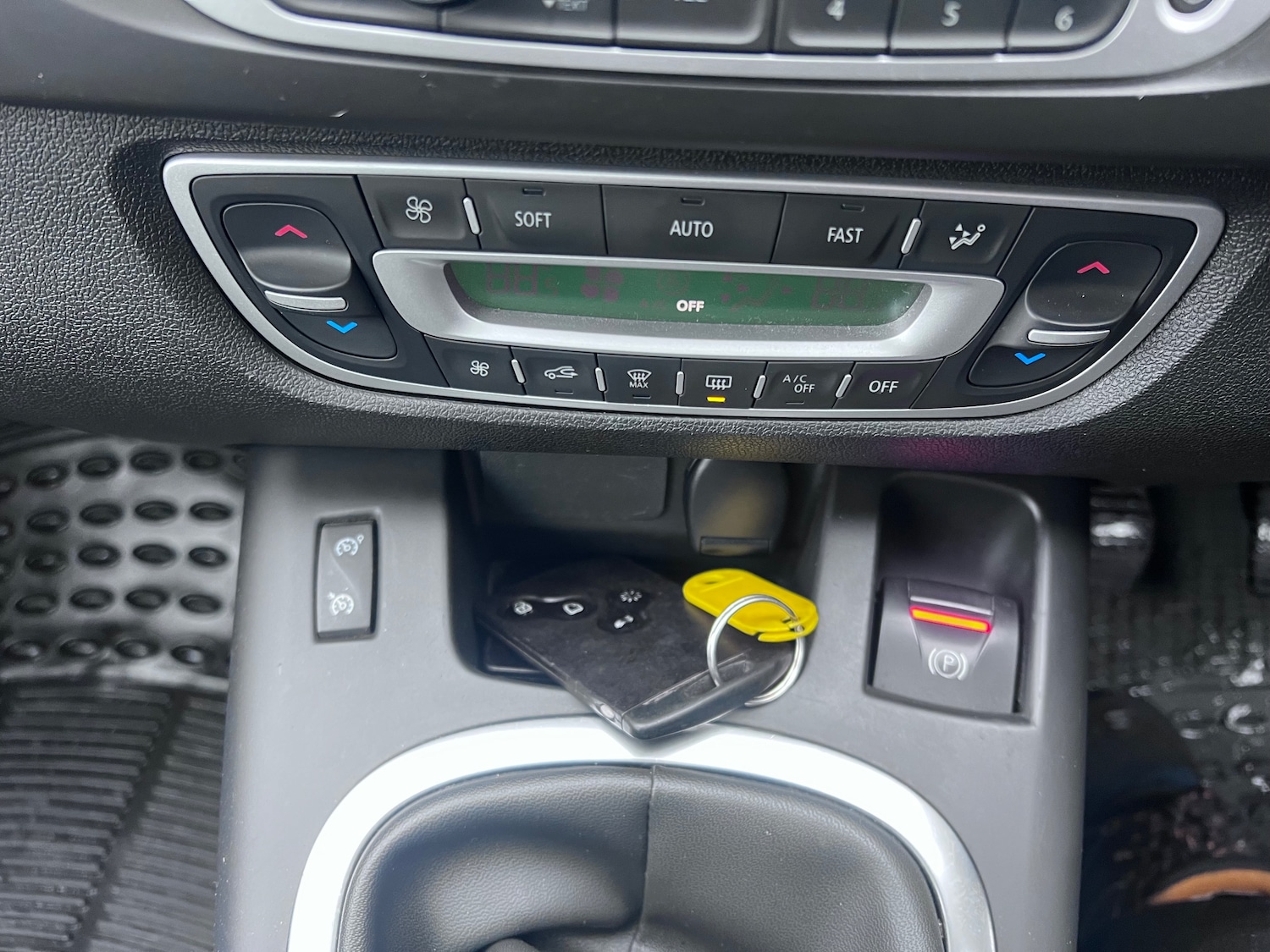 Used Renault Grand Scenic 2016 for sale - 77715523: Photo 18