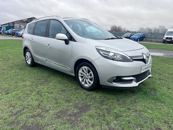 2016 (16) - 1.6 dCi Dynamique Nav 5dr