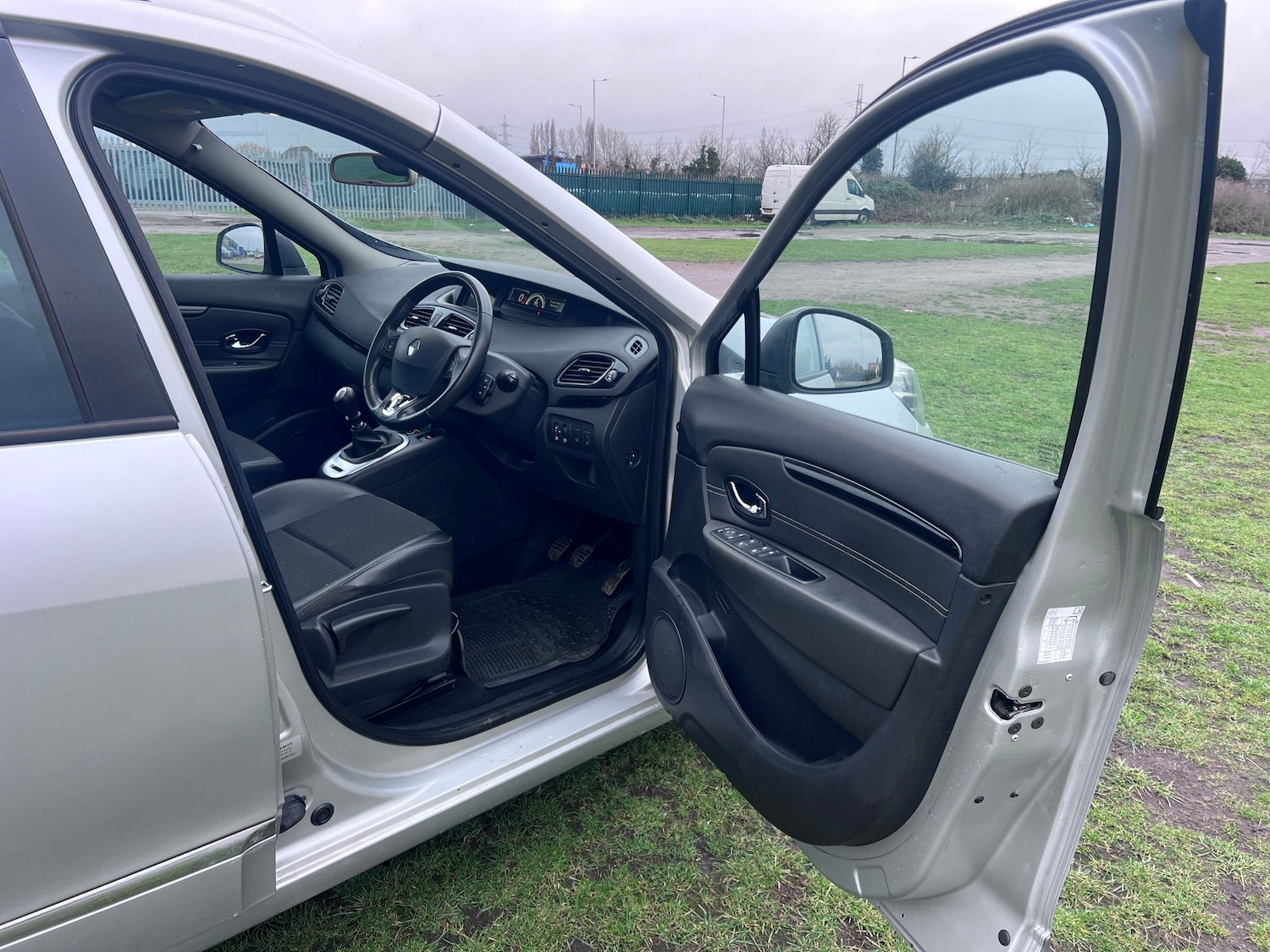 Used Renault Grand Scenic 2016 for sale - 77715523: Photo 23