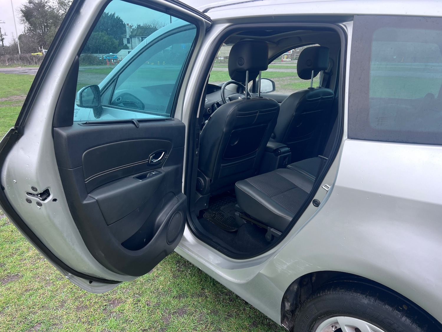 Used Renault Grand Scenic 2016 for sale - 77715523: Photo 26