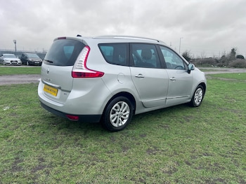 Used Renault Grand Scenic 2016 for sale - 77715523: Photo