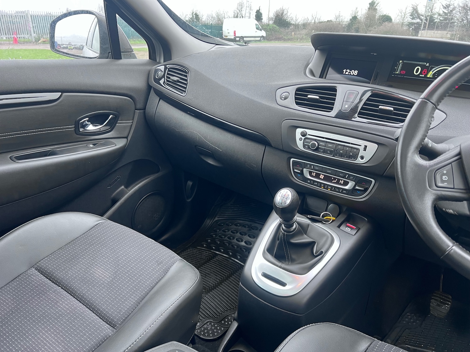 Used Renault Grand Scenic 2016 for sale - 77715523: Photo 9