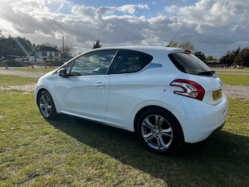 Used Peugeot 208 2013 for sale - 78278054: Photo