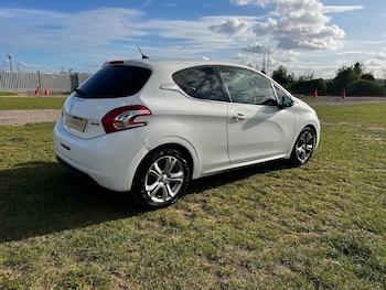 Used Peugeot 208 2013 for sale - 78278054: Photo