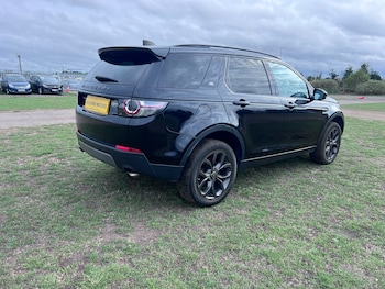 Used Land Rover Discovery Sport 2018 for sale - 75524736: Photo