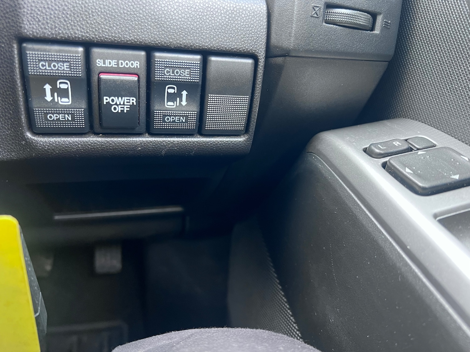 Used Mazda Mazda5 2009 for sale - 76697836: Photo 18