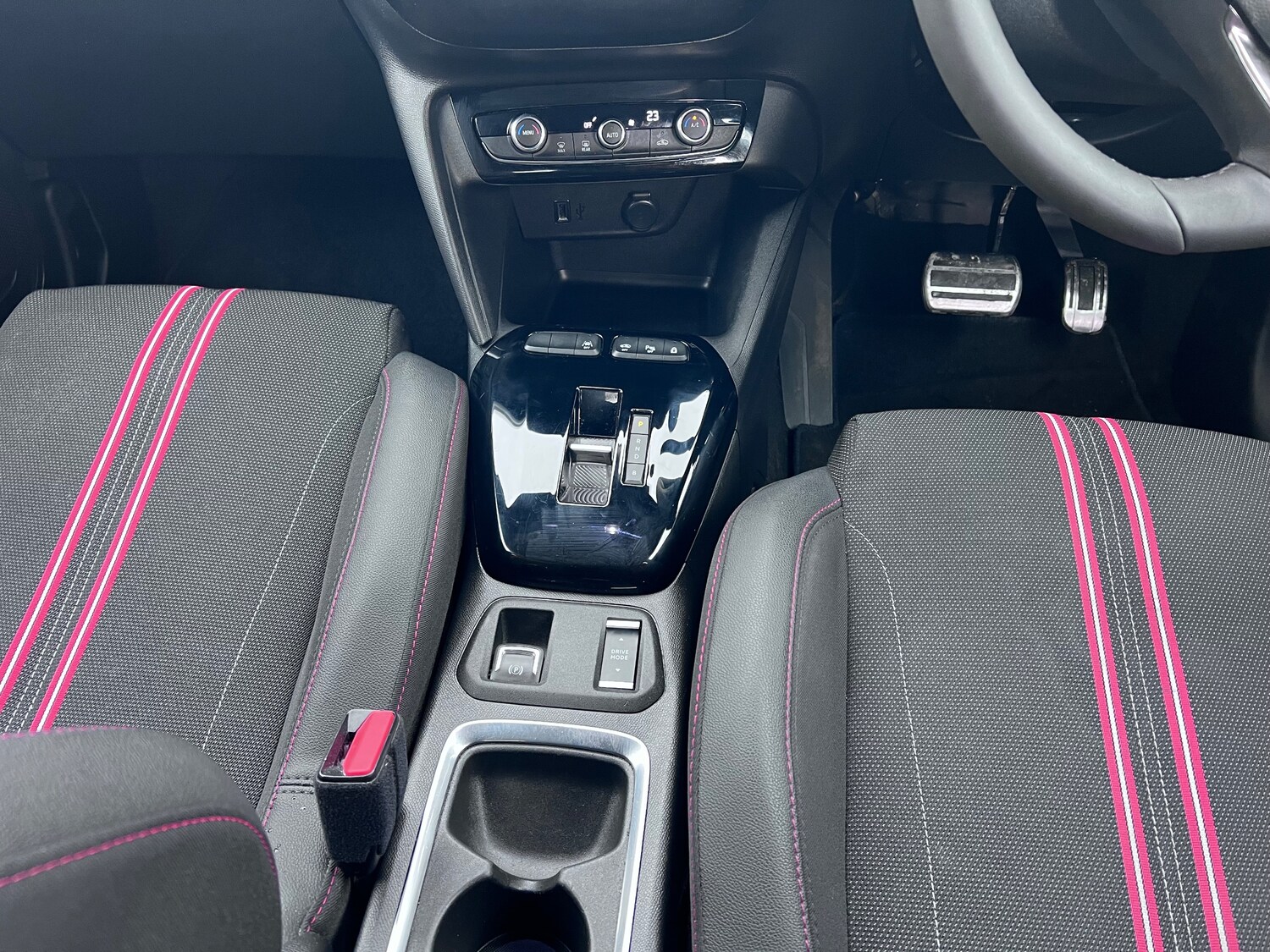 Used Vauxhall Corsa for sale - 77614625: Photo 9