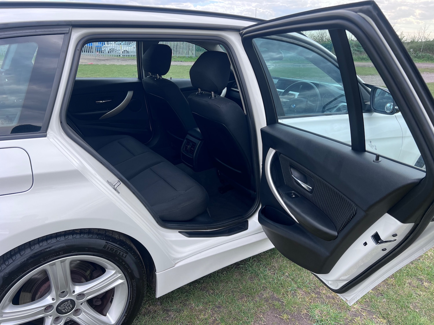 Used BMW 3 Series 2015 for sale - 77106832: Photo 26