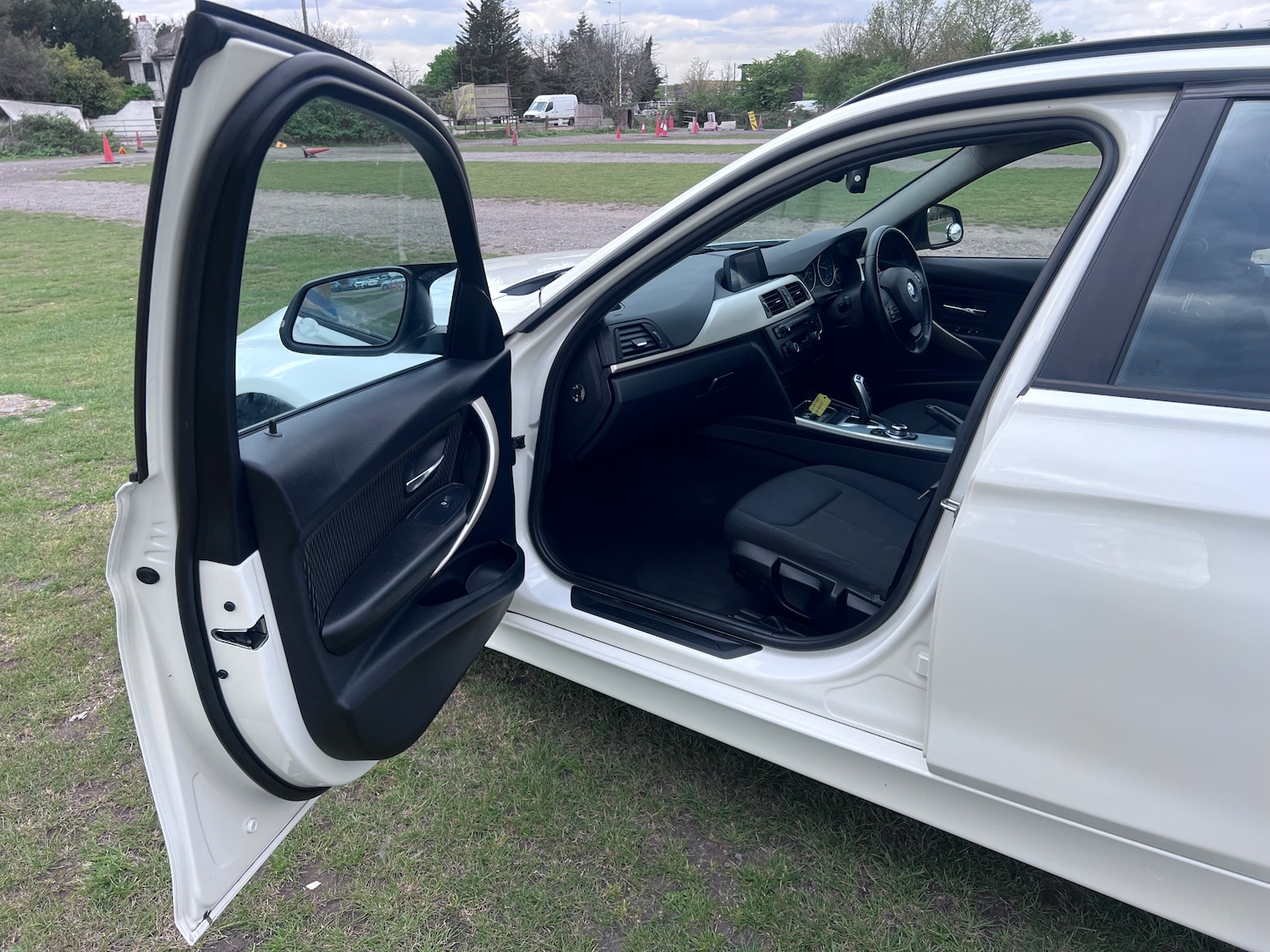 Used BMW 3 Series 2015 for sale - 77106832: Photo 28