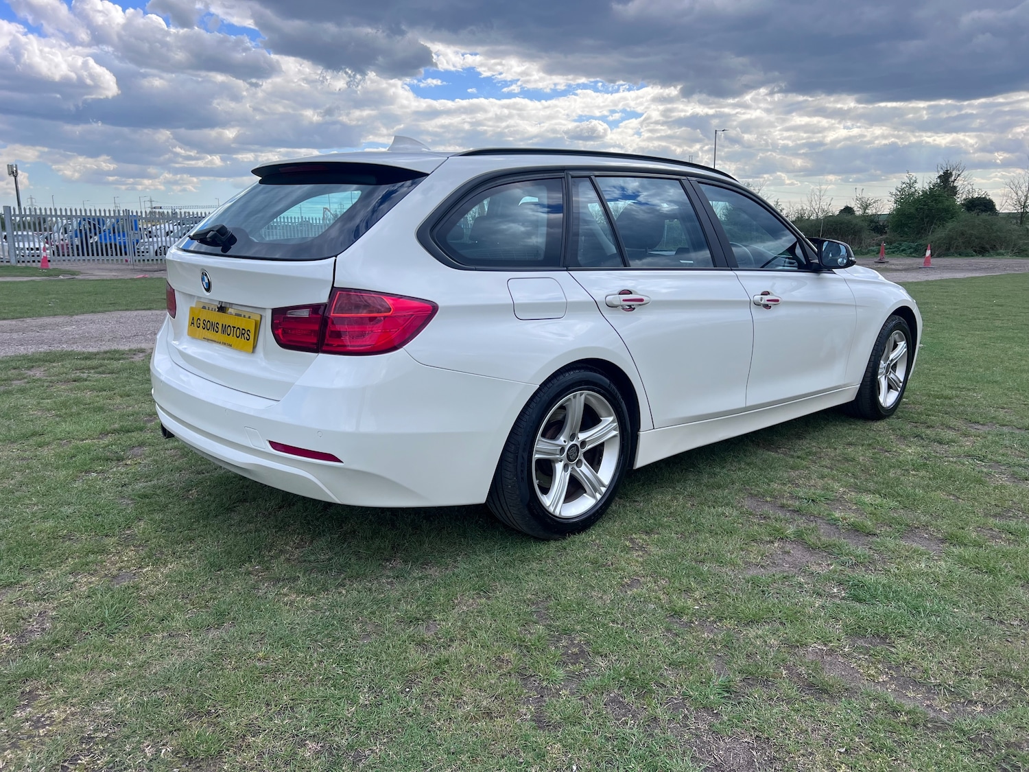 Used BMW 3 Series 2015 for sale - 77106832: Photo 4