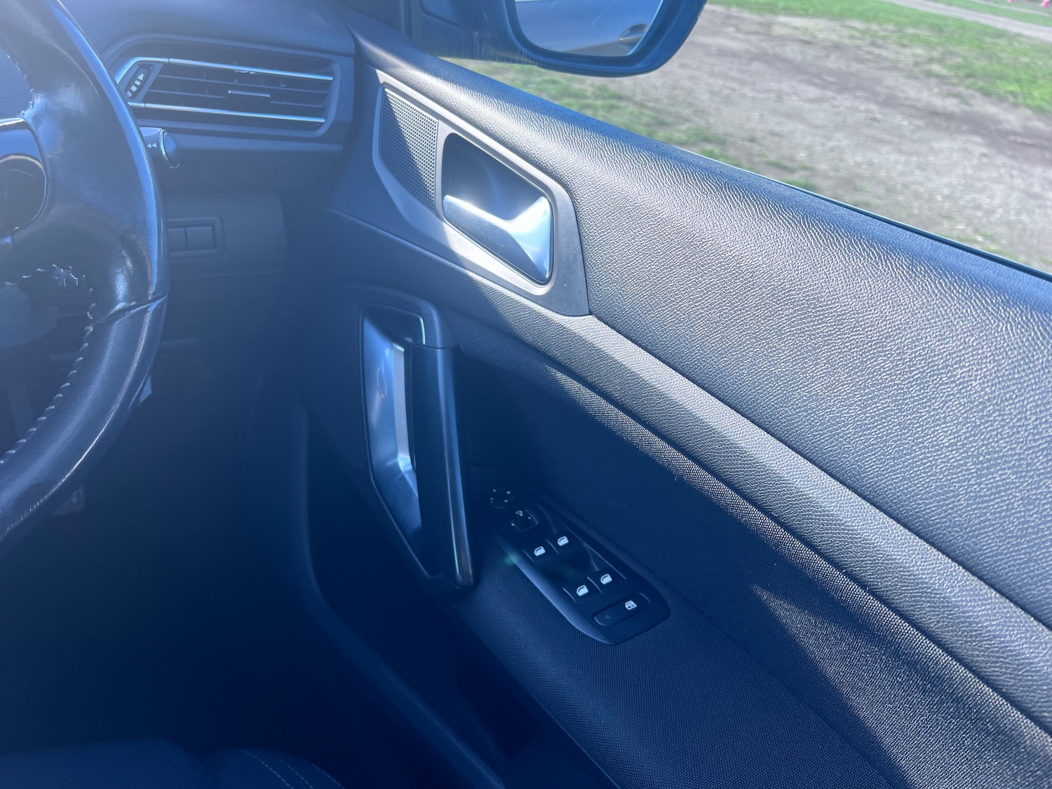 Used Peugeot 308 2014 for sale - 77820073: Photo 7