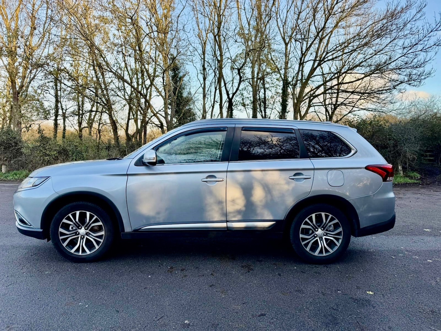 Used Mitsubishi Outlander 2017 for sale - 77337700: Photo 2
