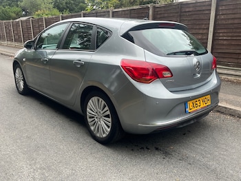 Used Vauxhall Astra 2013 for sale - 75325703: Photo