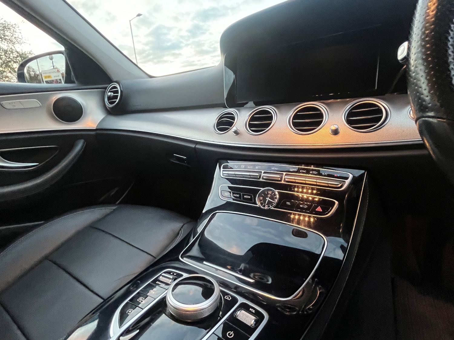 Used Mercedes-Benz E Class 2018 for sale - 76694264: Photo 11