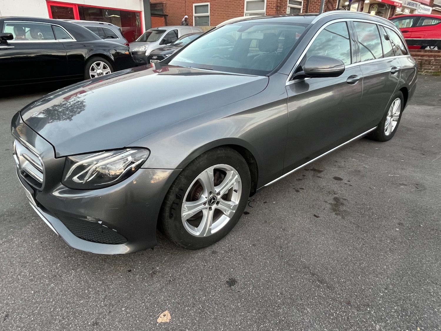 Used Mercedes-Benz E Class 2018 for sale - 76694264: Photo 4
