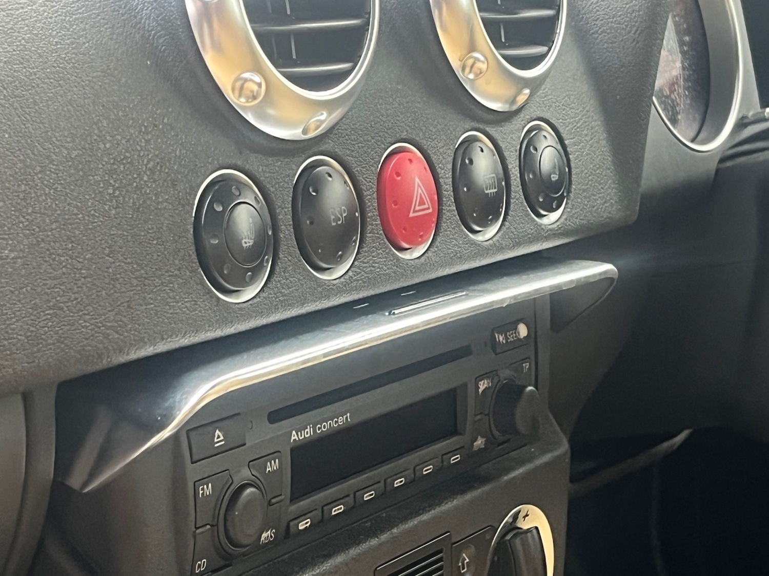 Used Audi TT 2003 for sale - 76693888: Photo 9