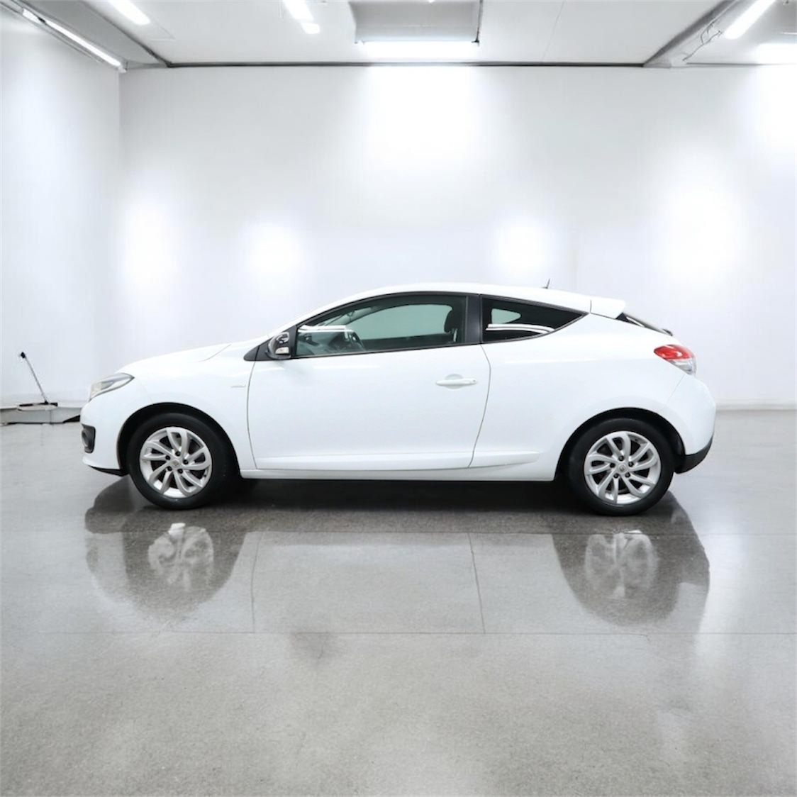 Used Renault Megane 2014 for sale - 78085675: Photo 2