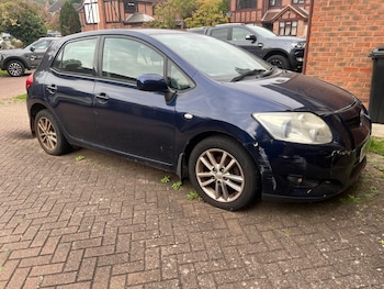 Toyota - Auris