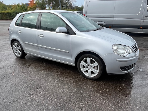 Used Volkswagen Polo 2009 for sale - 76143194: Photo 2