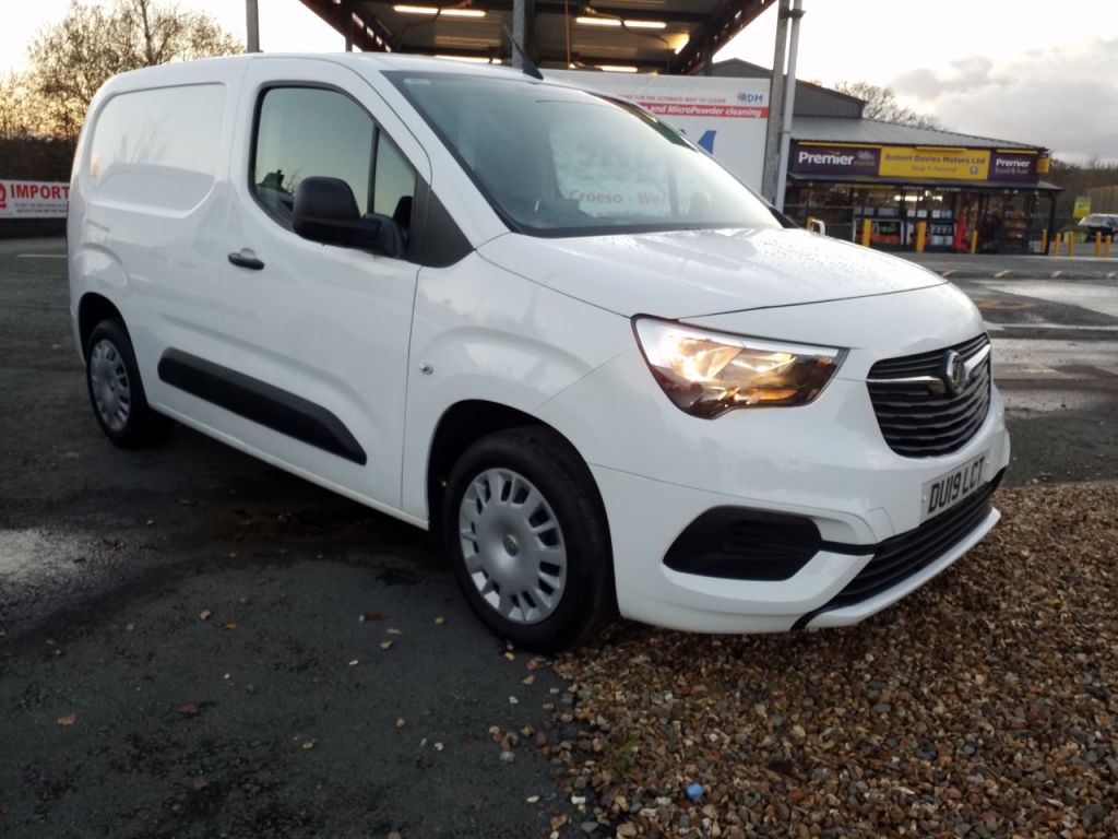 Used Vauxhall Combo 2019 for sale - 76819856: Photo 1