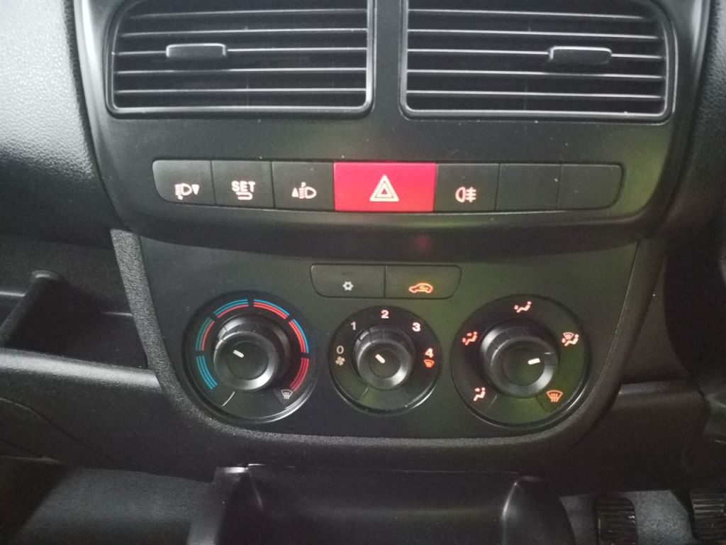 Used Vauxhall Combo 2016 for sale - 77282863: Photo 14