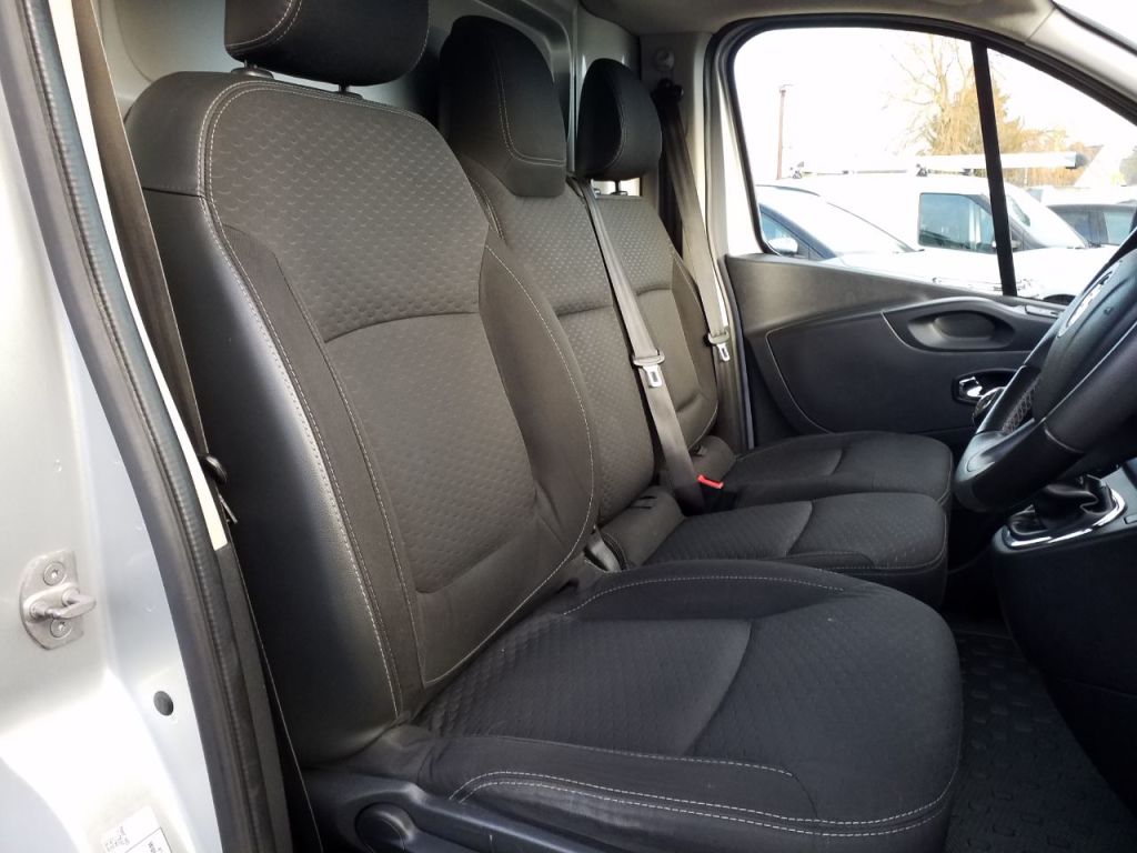 Used Vauxhall Vivaro 2016 for sale - 77363875: Photo 10