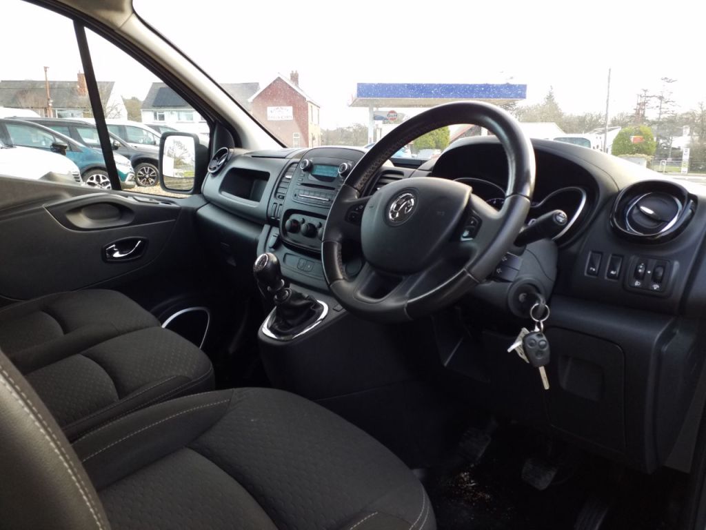 Used Vauxhall Vivaro 2016 for sale - 77363875: Photo 11