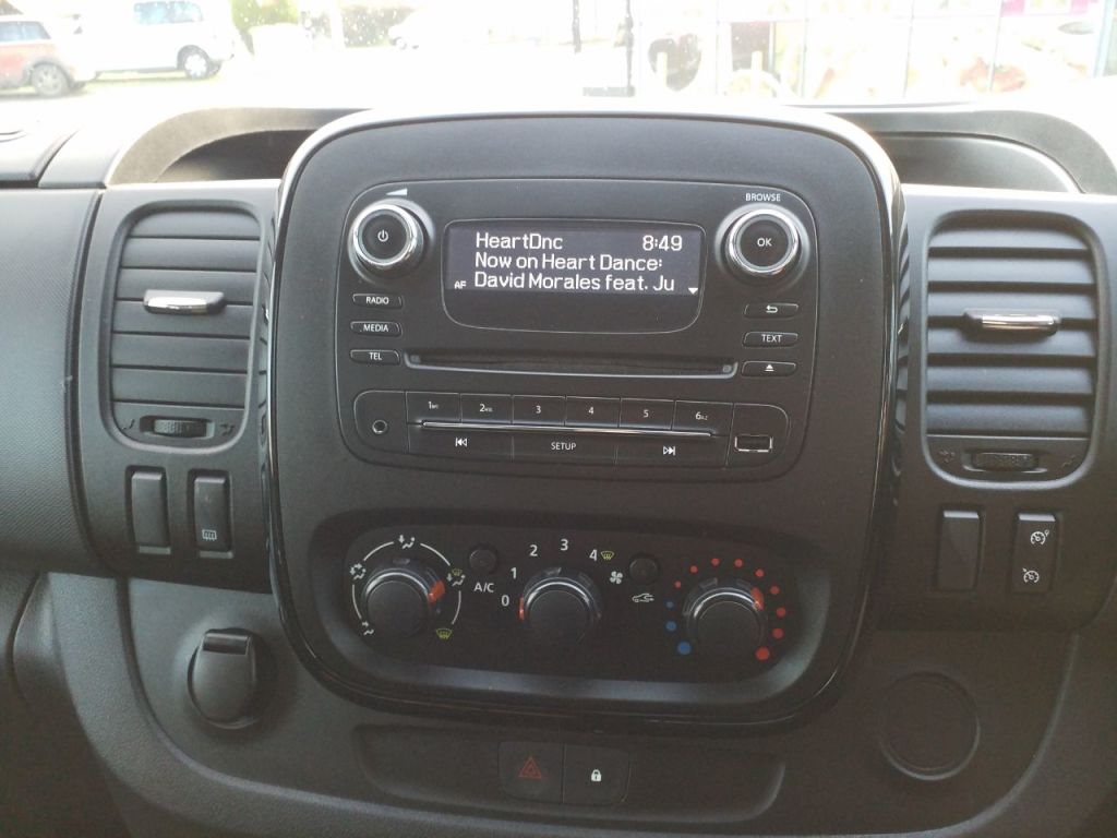 Used Vauxhall Vivaro 2016 for sale - 77363875: Photo 13