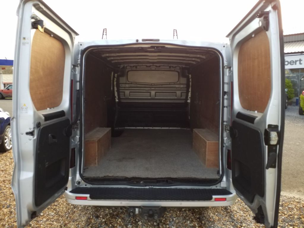 Used Vauxhall Vivaro 2016 for sale - 77363875: Photo 7