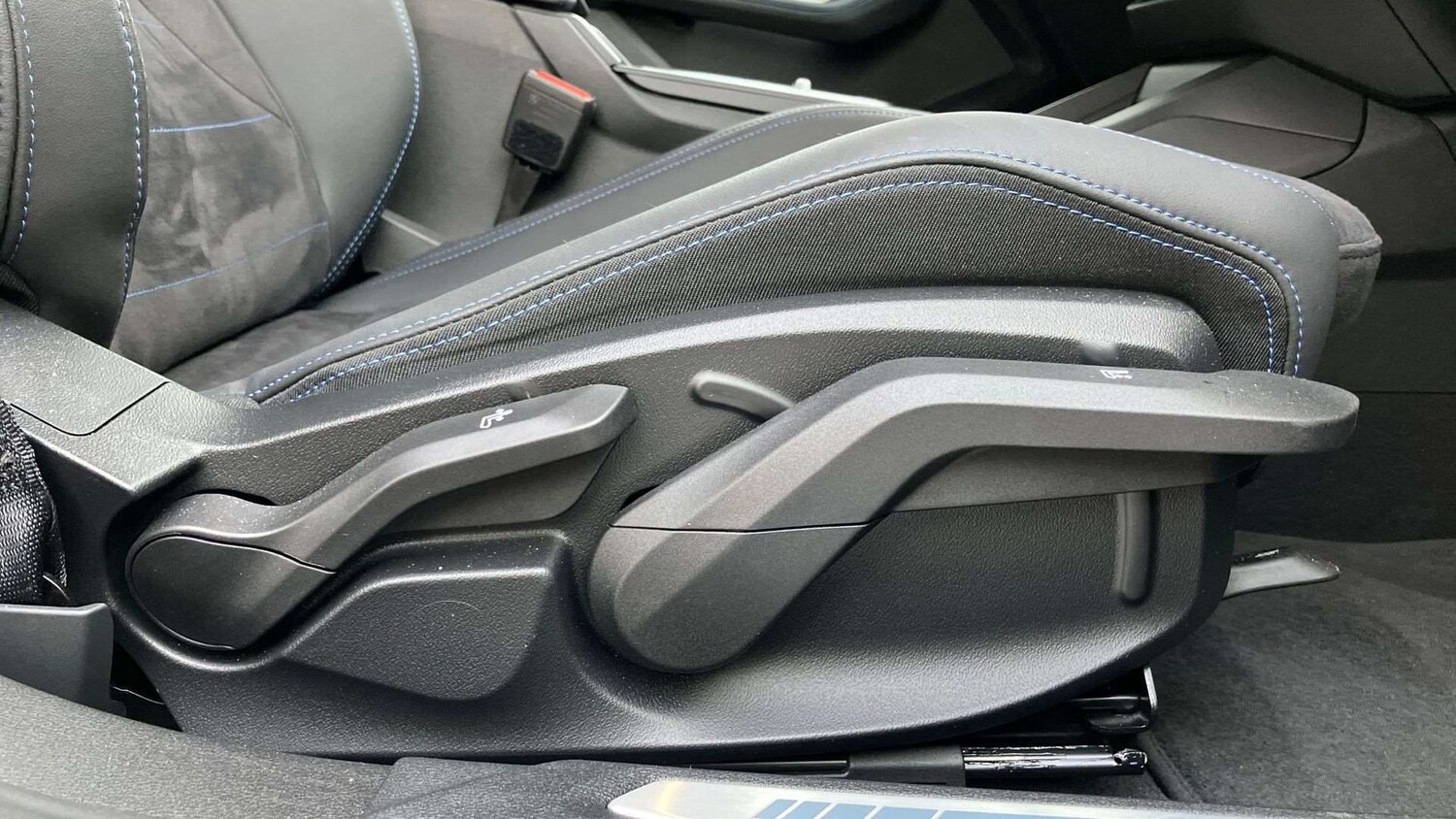 Used BMW 2 Series 2025 for sale - 77443511: Photo 28