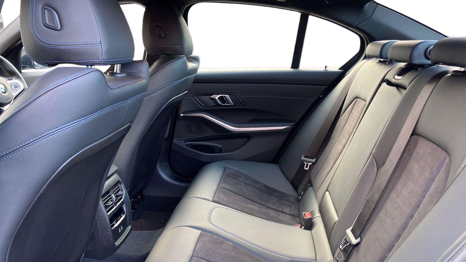 Used BMW 3 Series 2024 for sale - 76967836: Photo 14