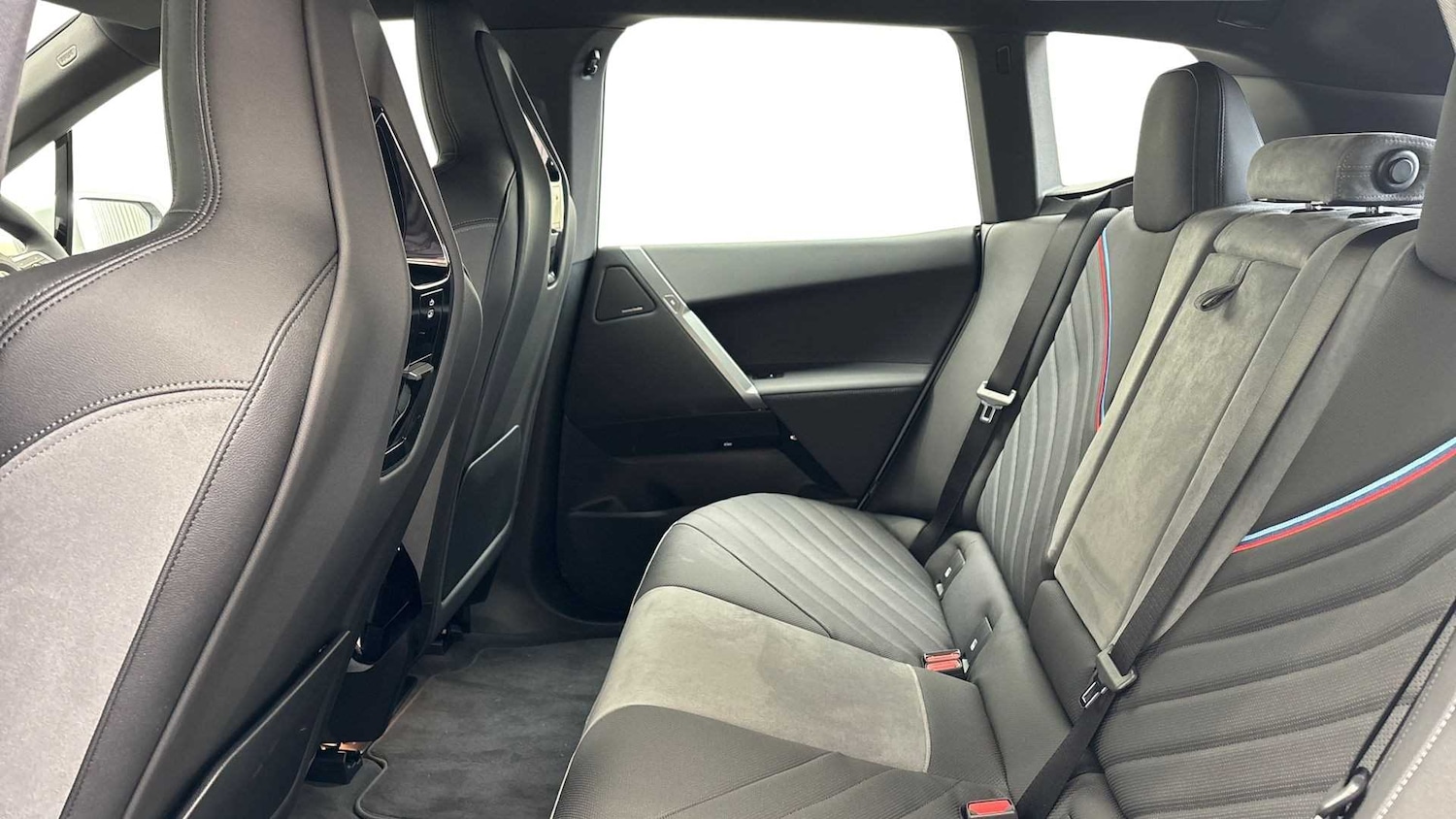 Used BMW iX 2025 for sale - 76087893: Photo 14