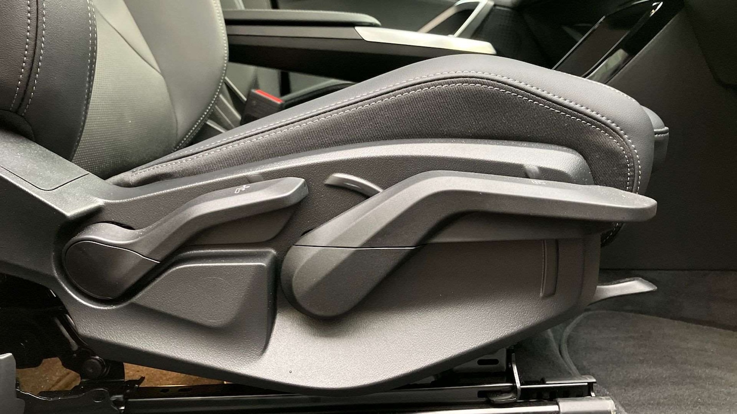 Used BMW iX1 2025 for sale - 77076473: Photo 28