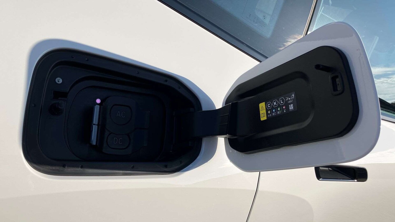 Used BMW iX 2025 for sale - 77051452: Photo 25