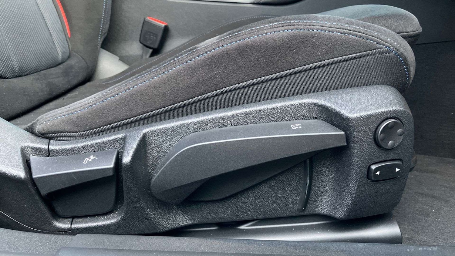 Used BMW i4 2025 for sale - 77158480: Photo 28