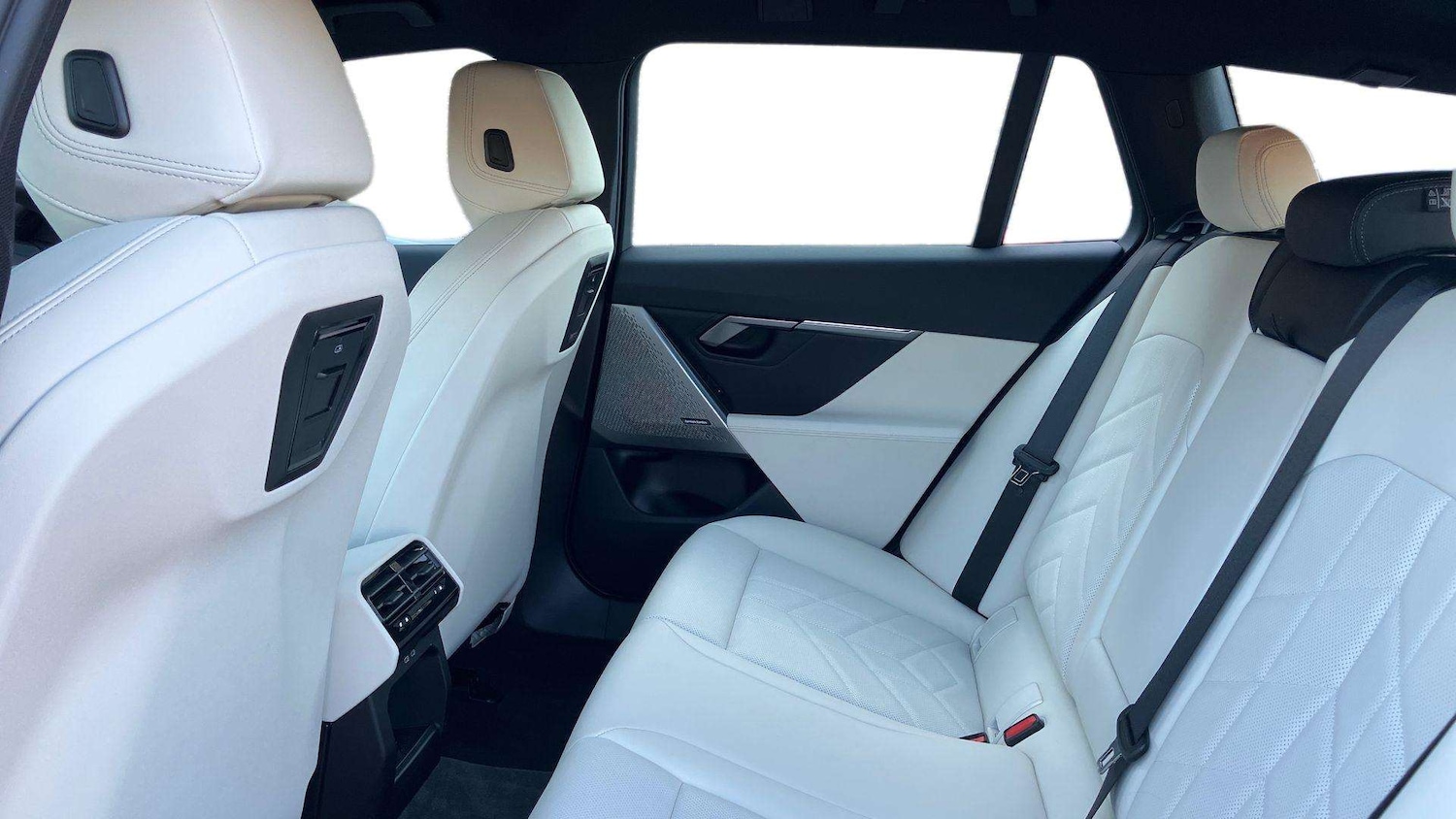 Used BMW 5 Series 2025 for sale - 77076655: Photo 14