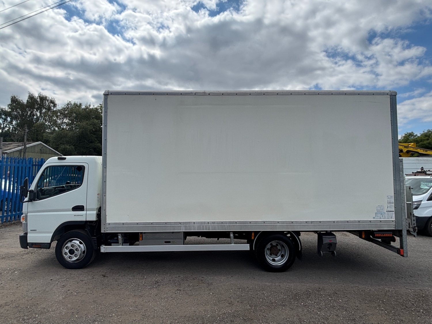 Used Mitsubishi Canter 2021 for sale - 75663036: Photo 2