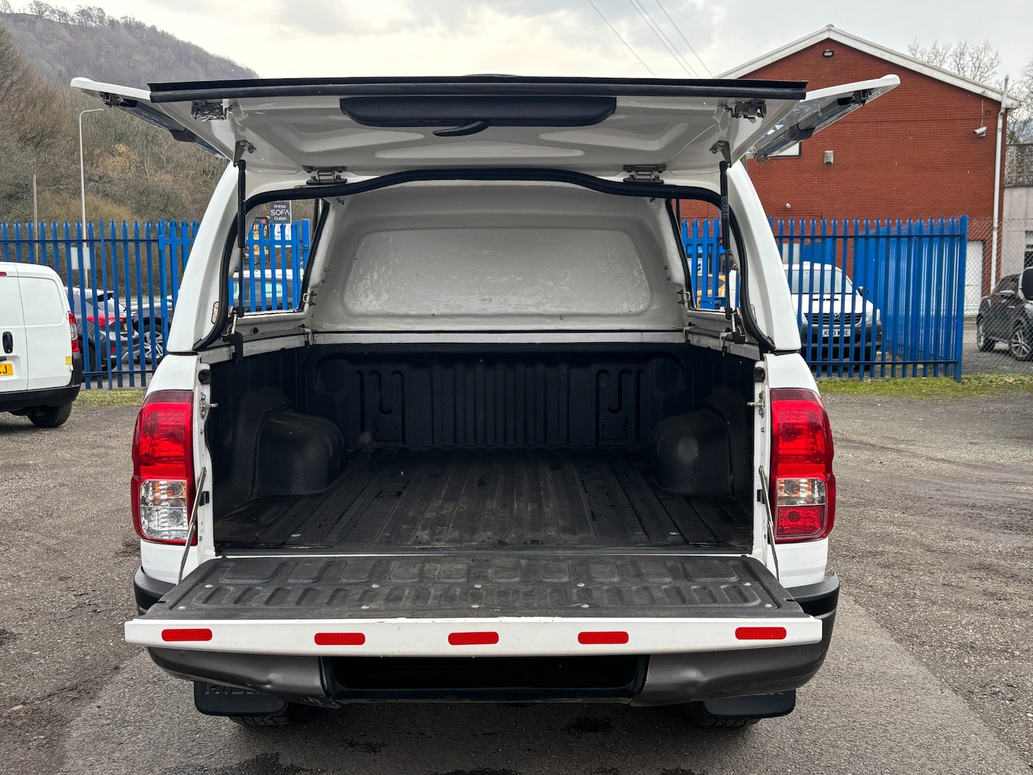 Used Toyota Hilux 2017 for sale - 77760846: Photo 13