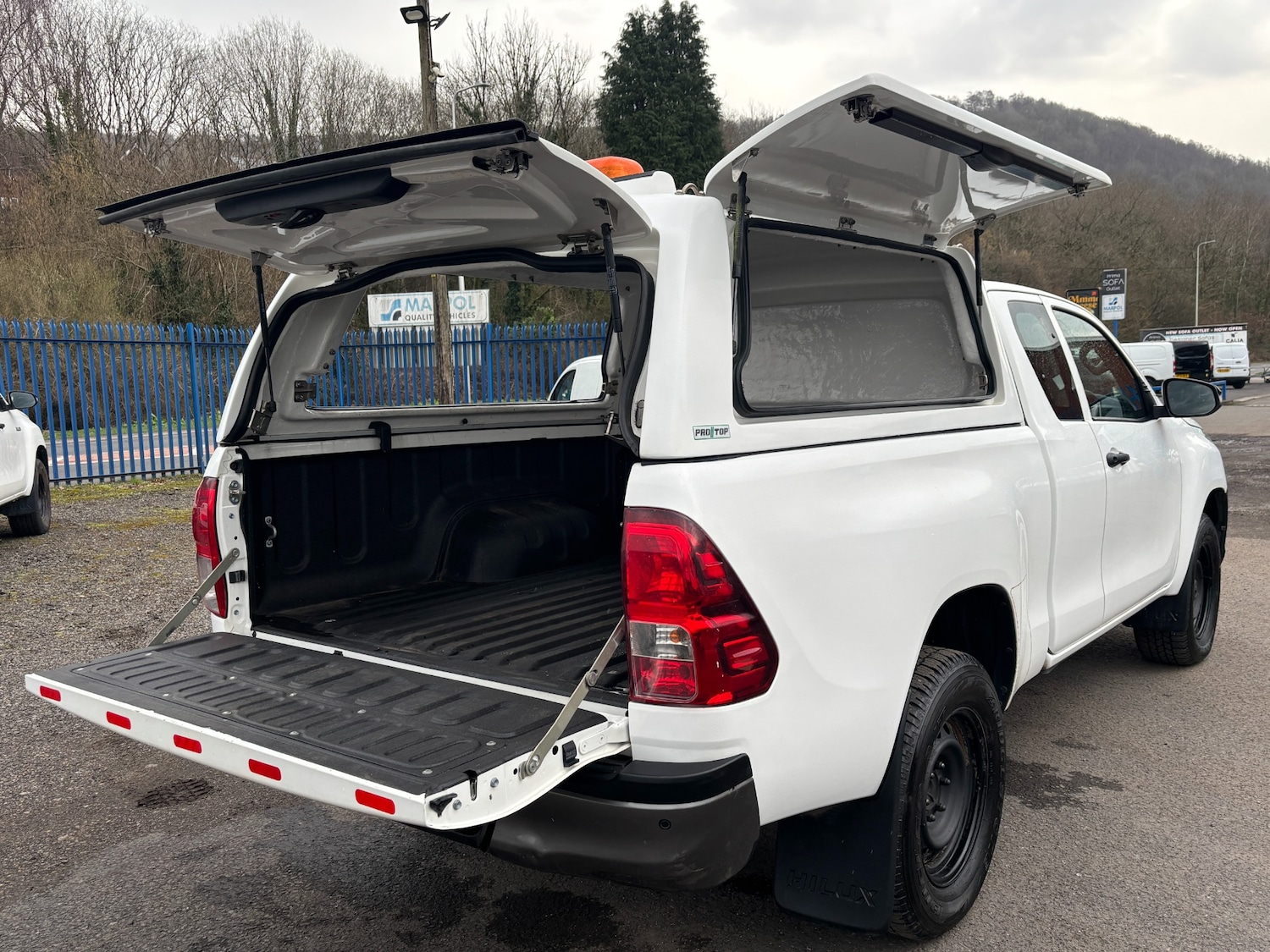 Used Toyota Hilux 2017 for sale - 77760846: Photo 14