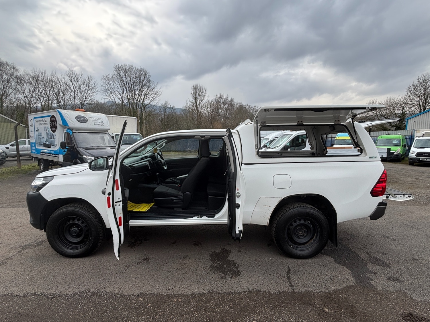 Used Toyota Hilux 2017 for sale - 77760846: Photo 18