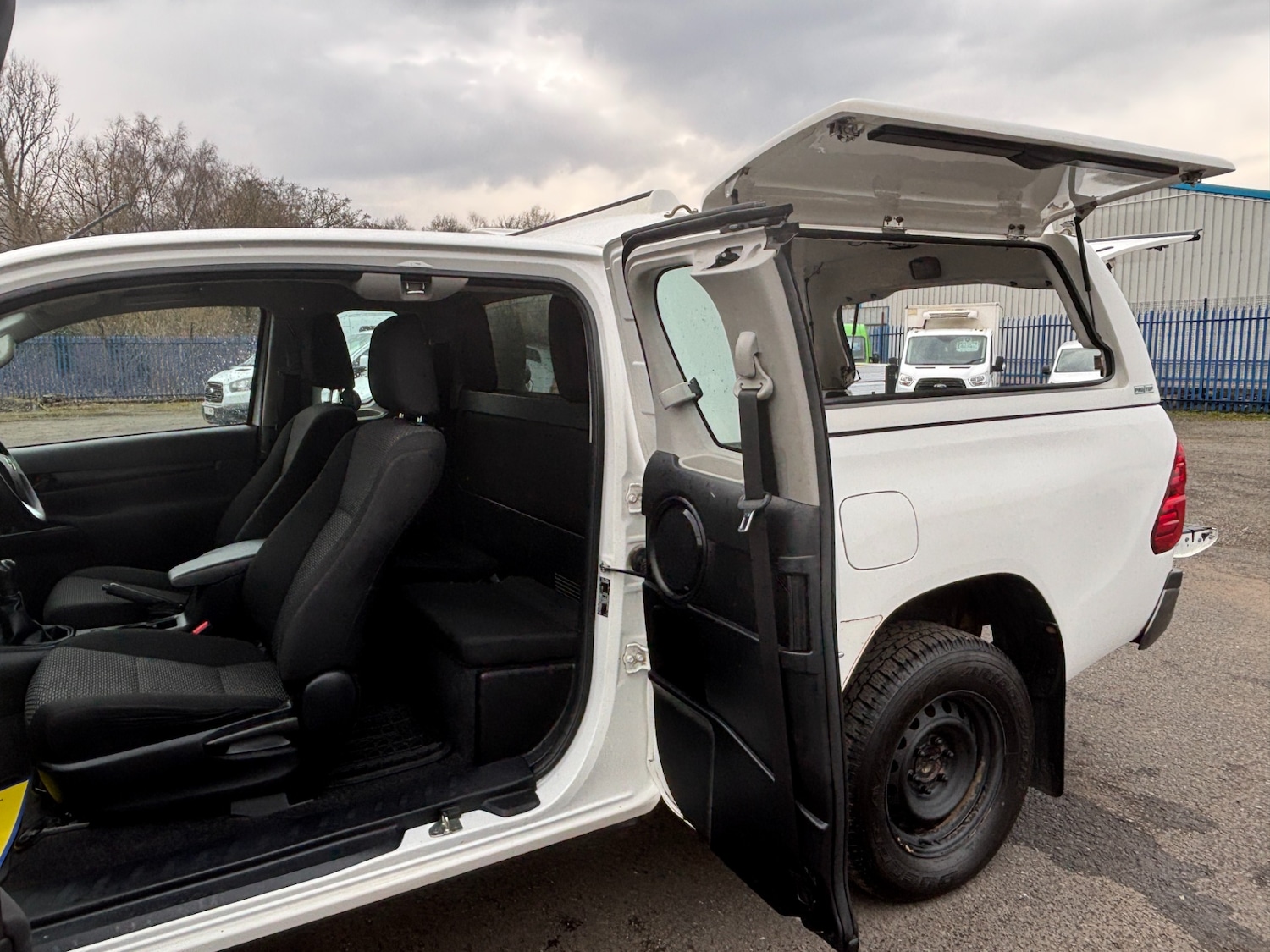 Used Toyota Hilux 2017 for sale - 77760846: Photo 19