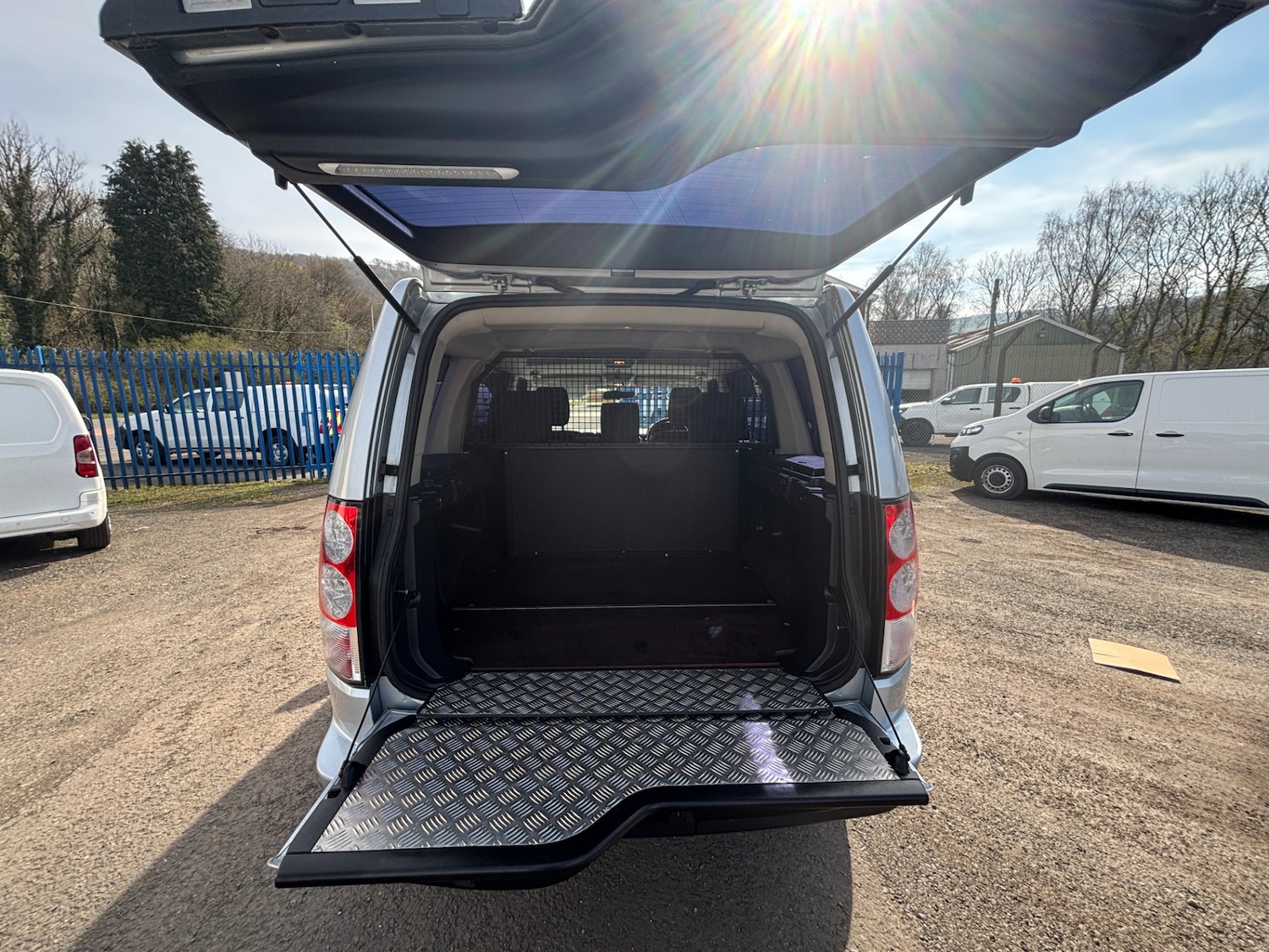 Used Land Rover Discovery 2011 for sale - 77962377: Photo 18