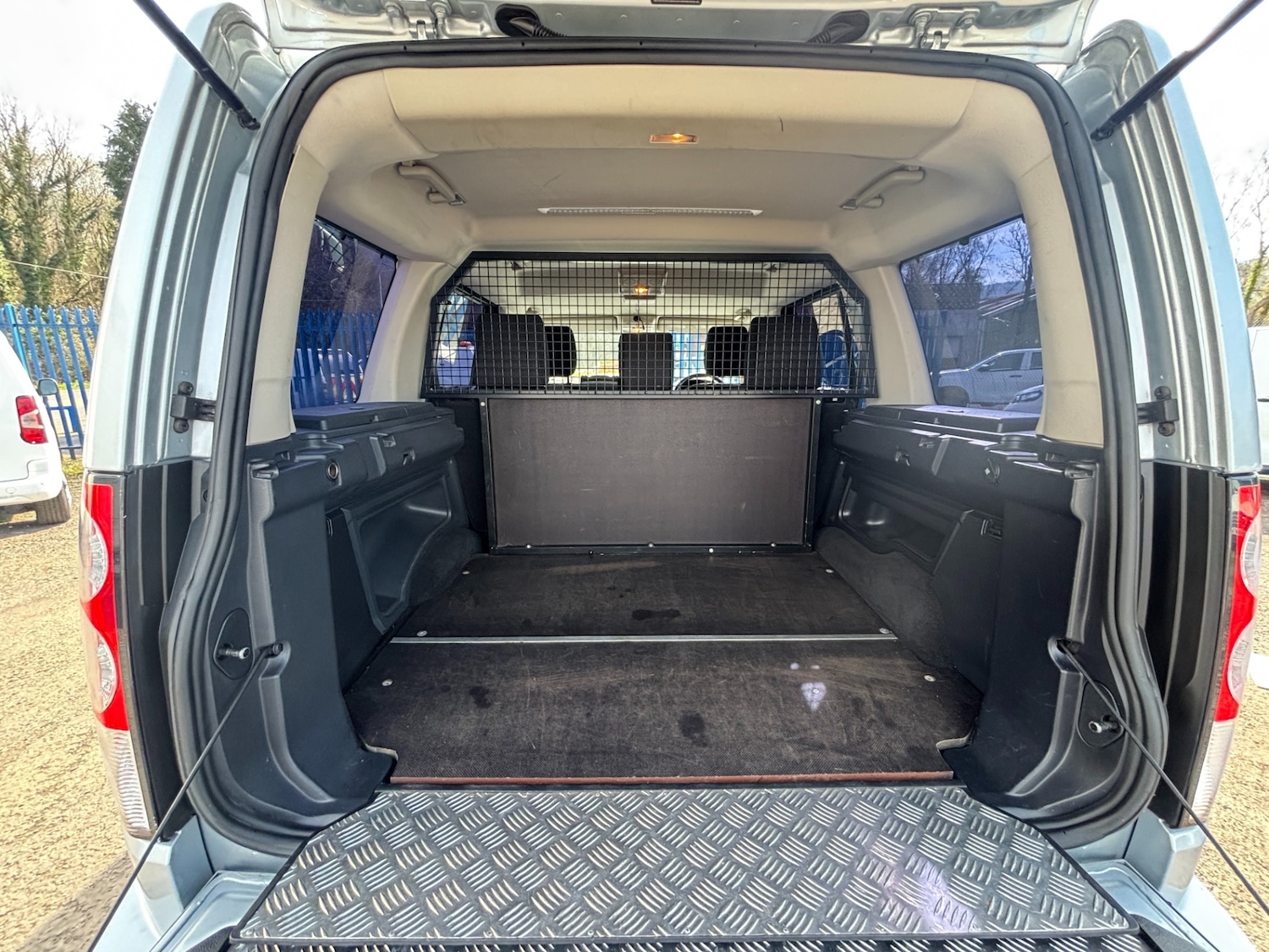 Used Land Rover Discovery 2011 for sale - 77962377: Photo 21