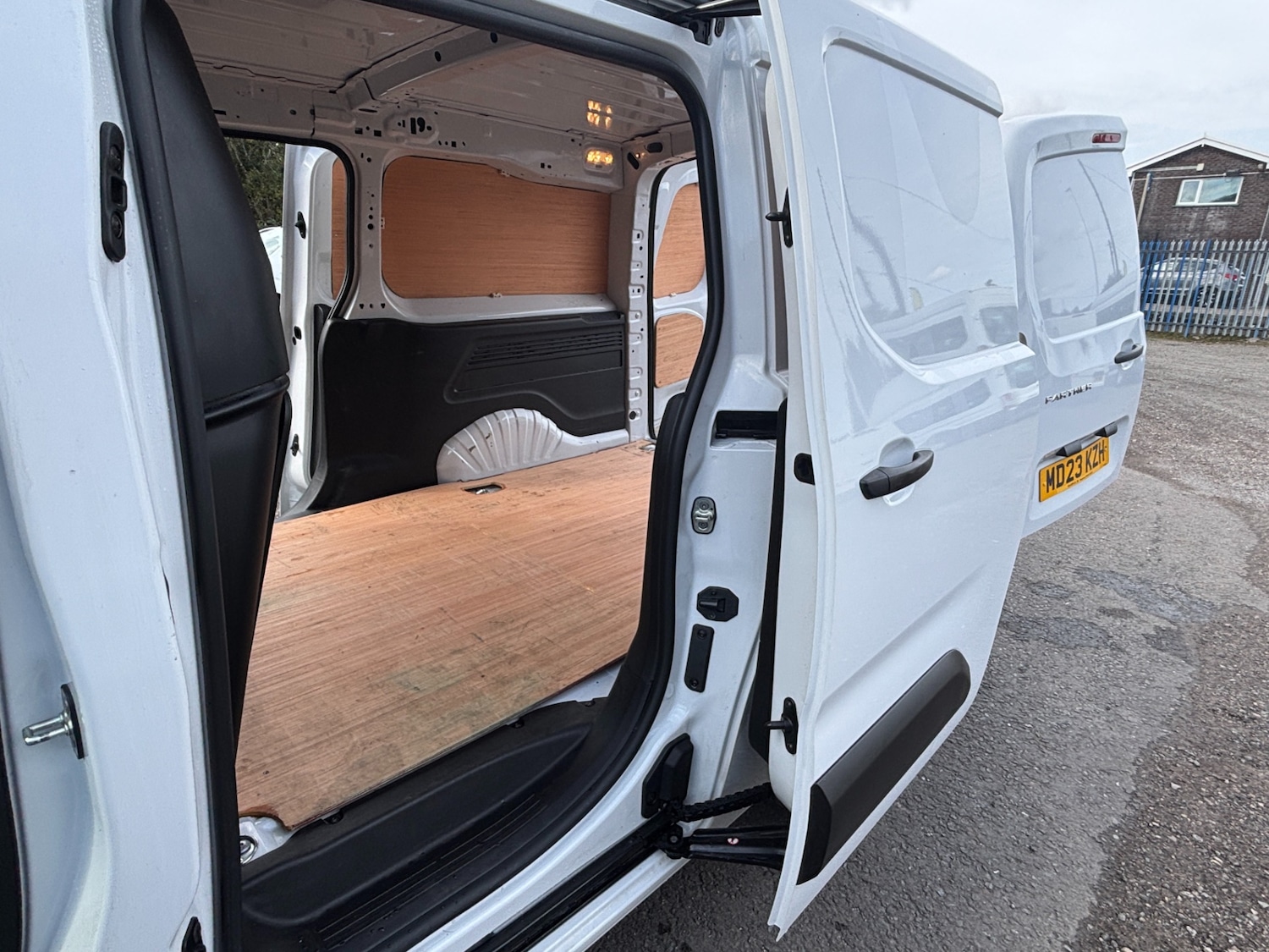 Used Peugeot Partner 2023 for sale - 76113880: Photo 14