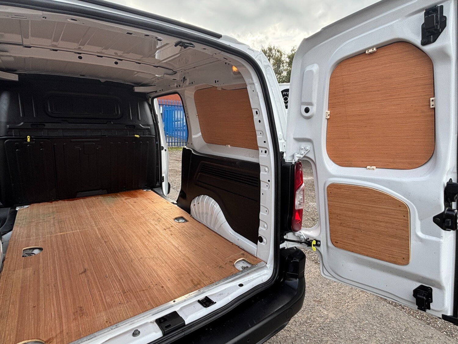 Used Peugeot Partner 2023 for sale - 76113880: Photo 17