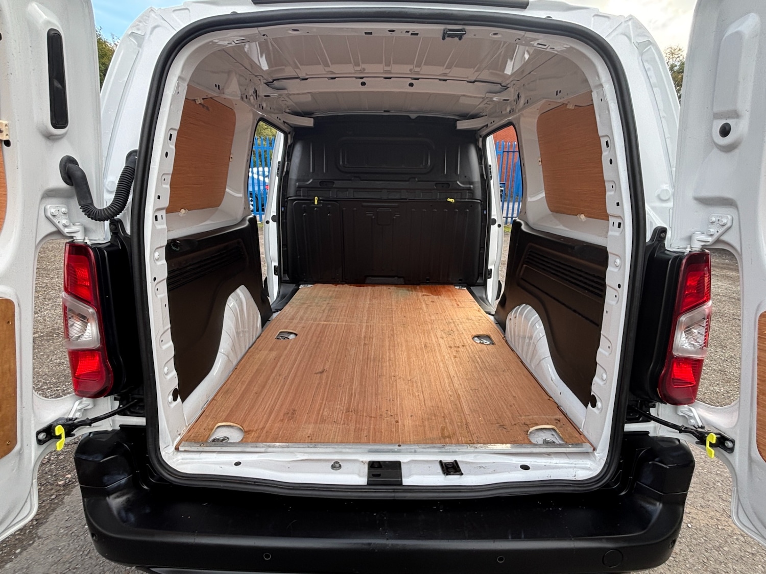 Used Peugeot Partner 2023 for sale - 76113880: Photo 18