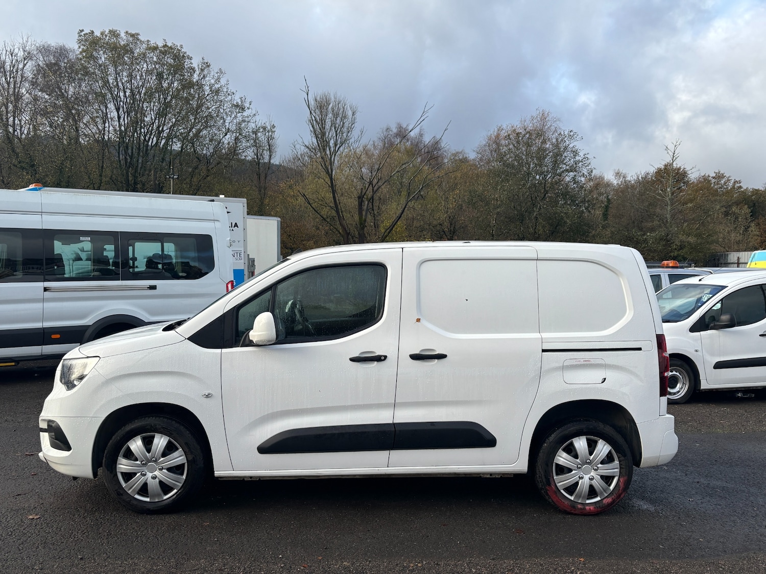 Used Vauxhall Combo 2021 for sale - 76565252: Photo 2